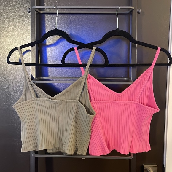 2x crop tank tops (1x army green, 1x pink), Large, H&M, never worn - Picture 2 of 3
